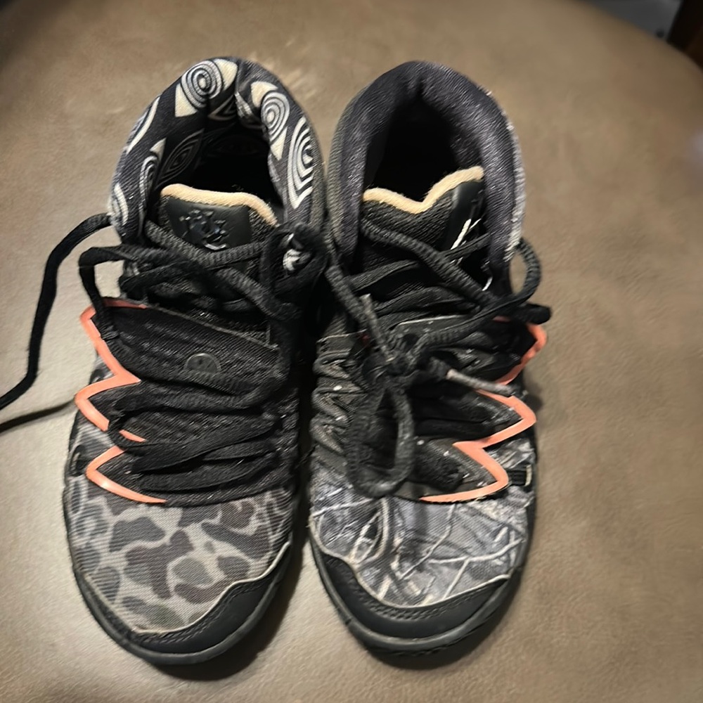 Size 11c Boys Nike Kybrid S2